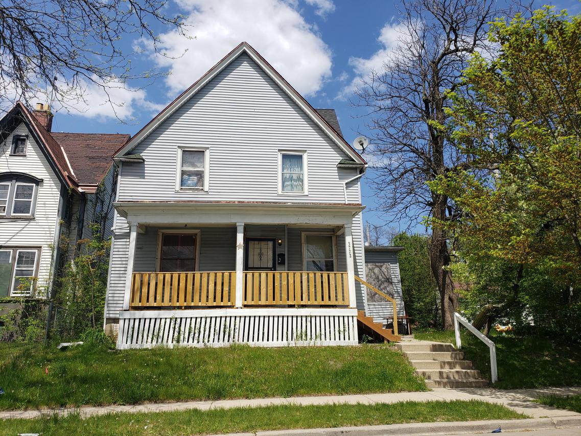 3722 W Brown St, Milwaukee, WI 53208