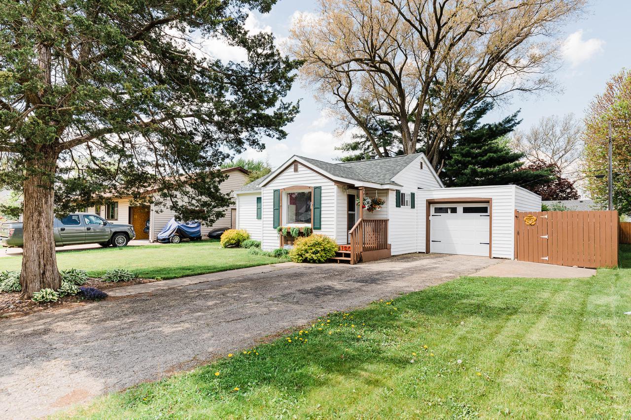 1602 S 30th St., La Crosse, WI 54601