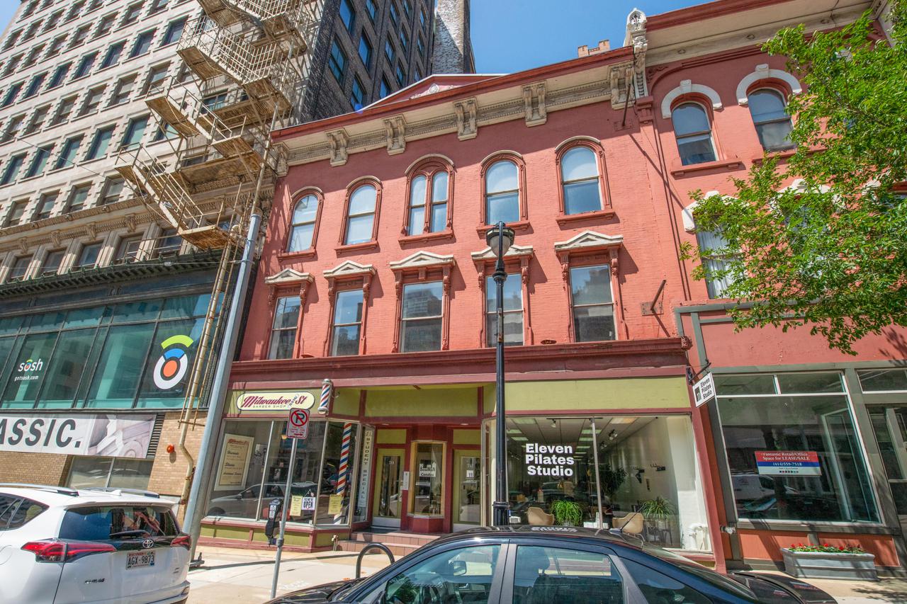 715 N Milwaukee St #304, Milwaukee, WI 53202