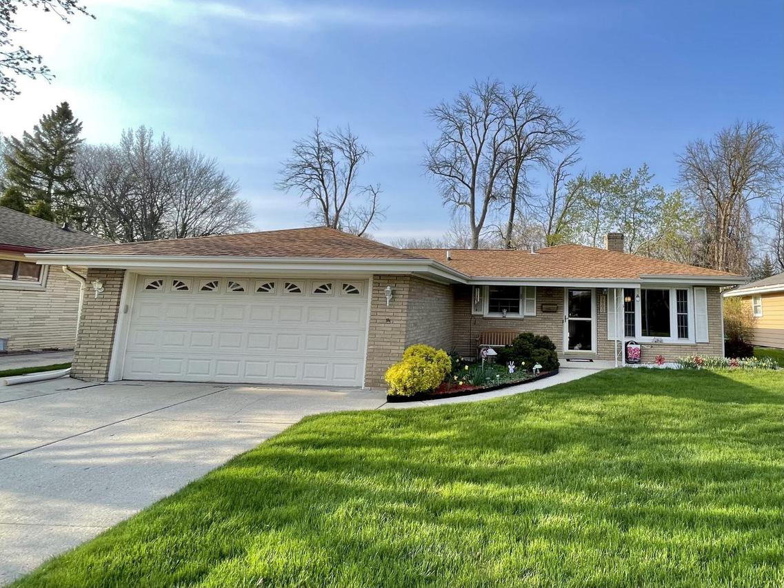 9800 W Vigo Ter., Milwaukee, WI 53227