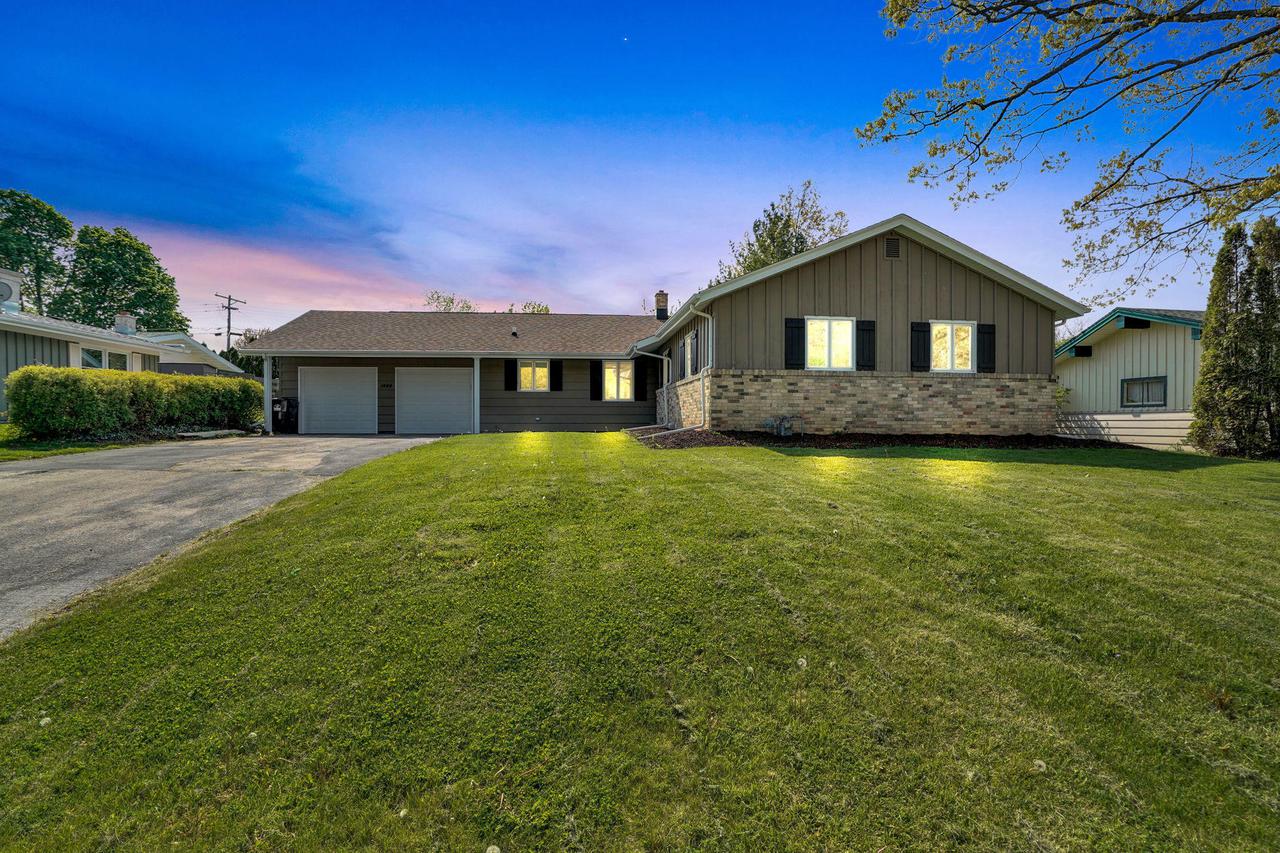 1444 Harrington Dr., Racine, WI 53405