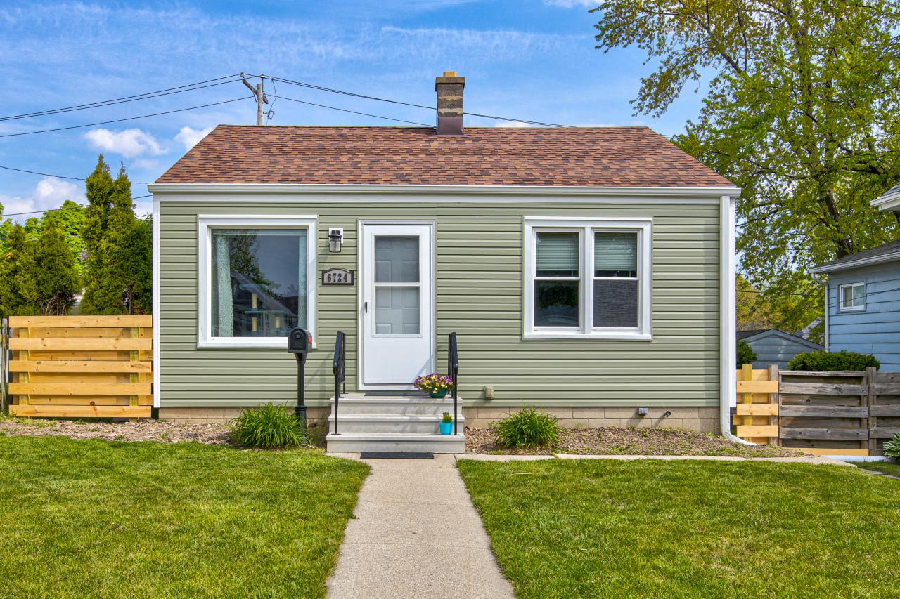 6724 W Finger Pl, Milwaukee, WI 53219