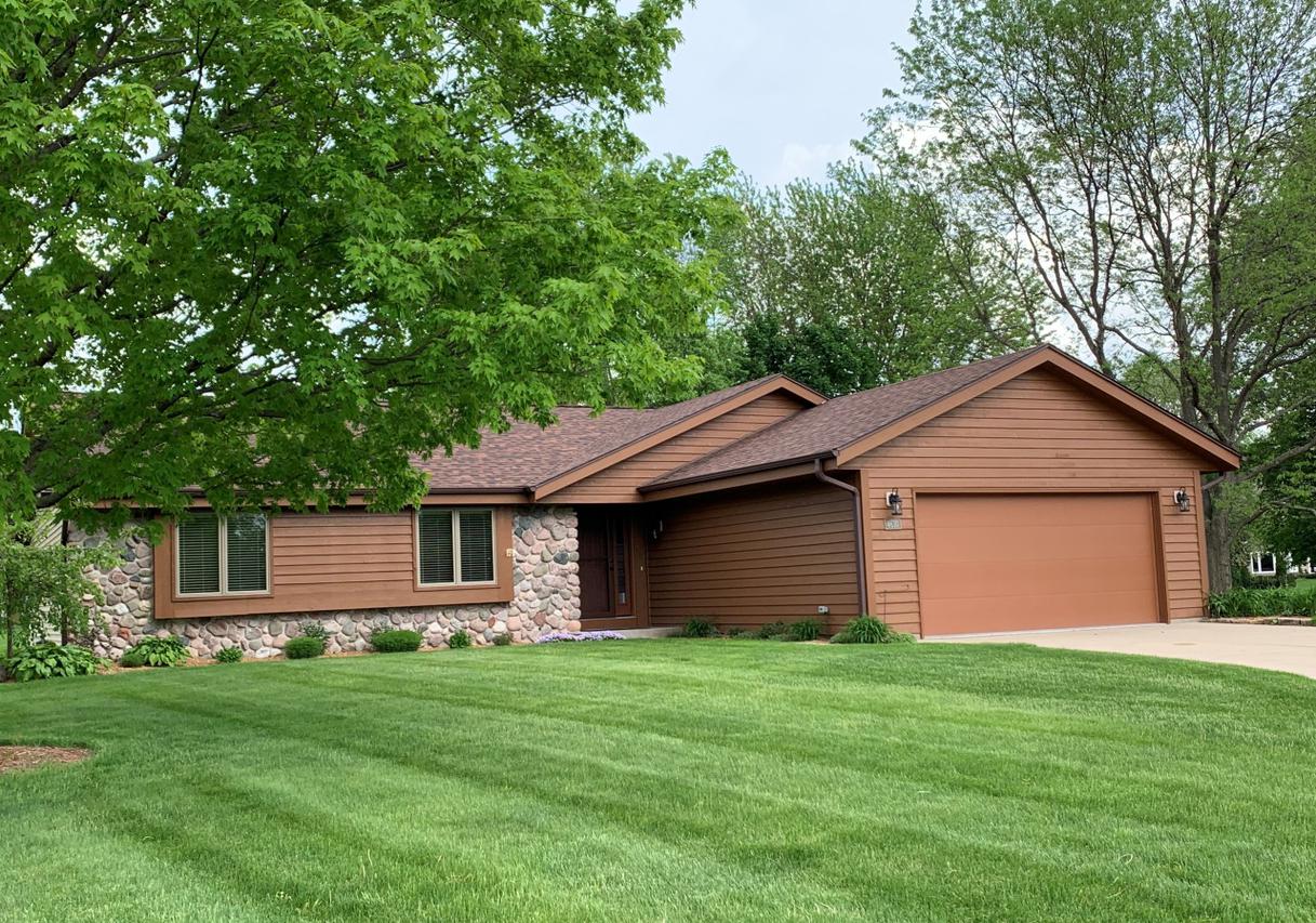 4610 S Caldwell Ct., New Berlin, WI 53151