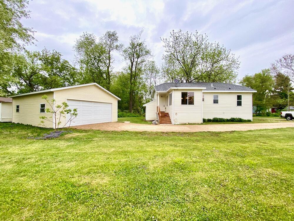 W6542 Barkers Rd., Elkhorn, WI 53121