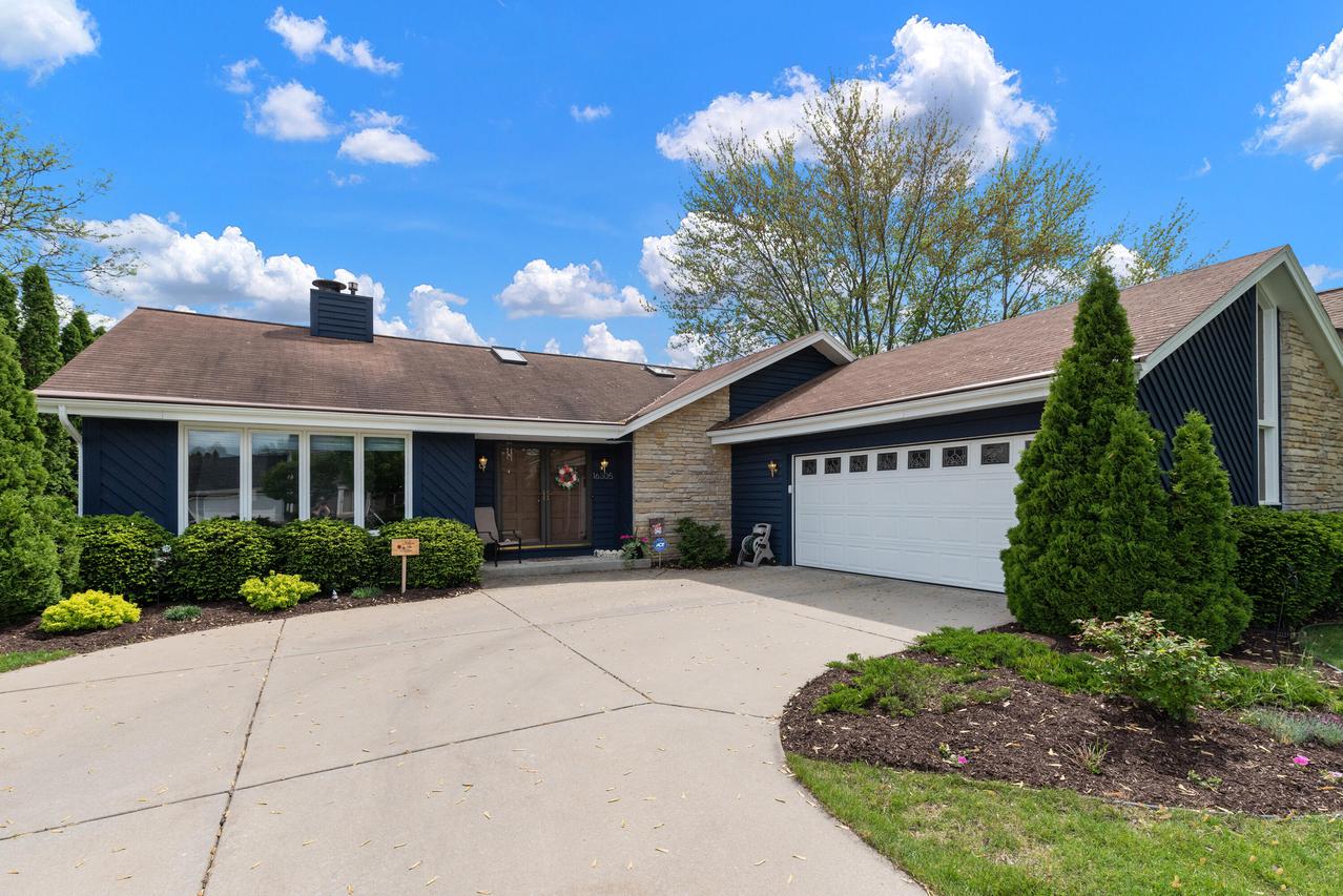 16305 W Marietta Dr., New Berlin, WI 53151