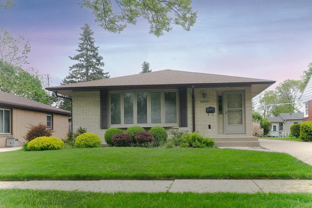 1121 Russet St, Racine, WI 53405