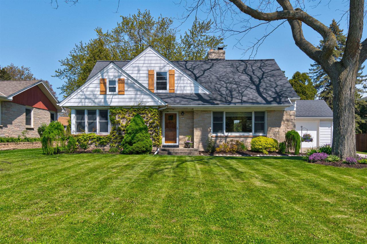 186 S Eva St, Port Washington, WI 53074