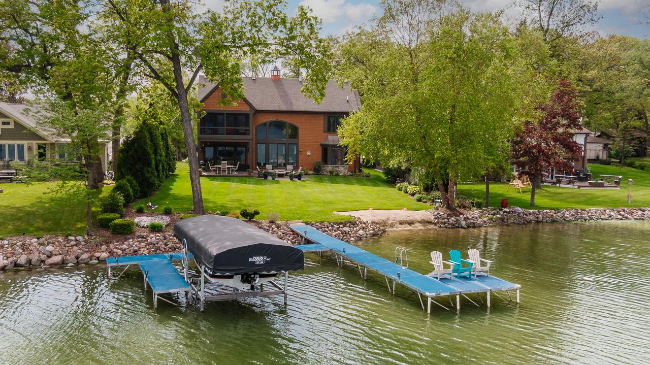N8964 Lake Ln., East Troy, WI 53120