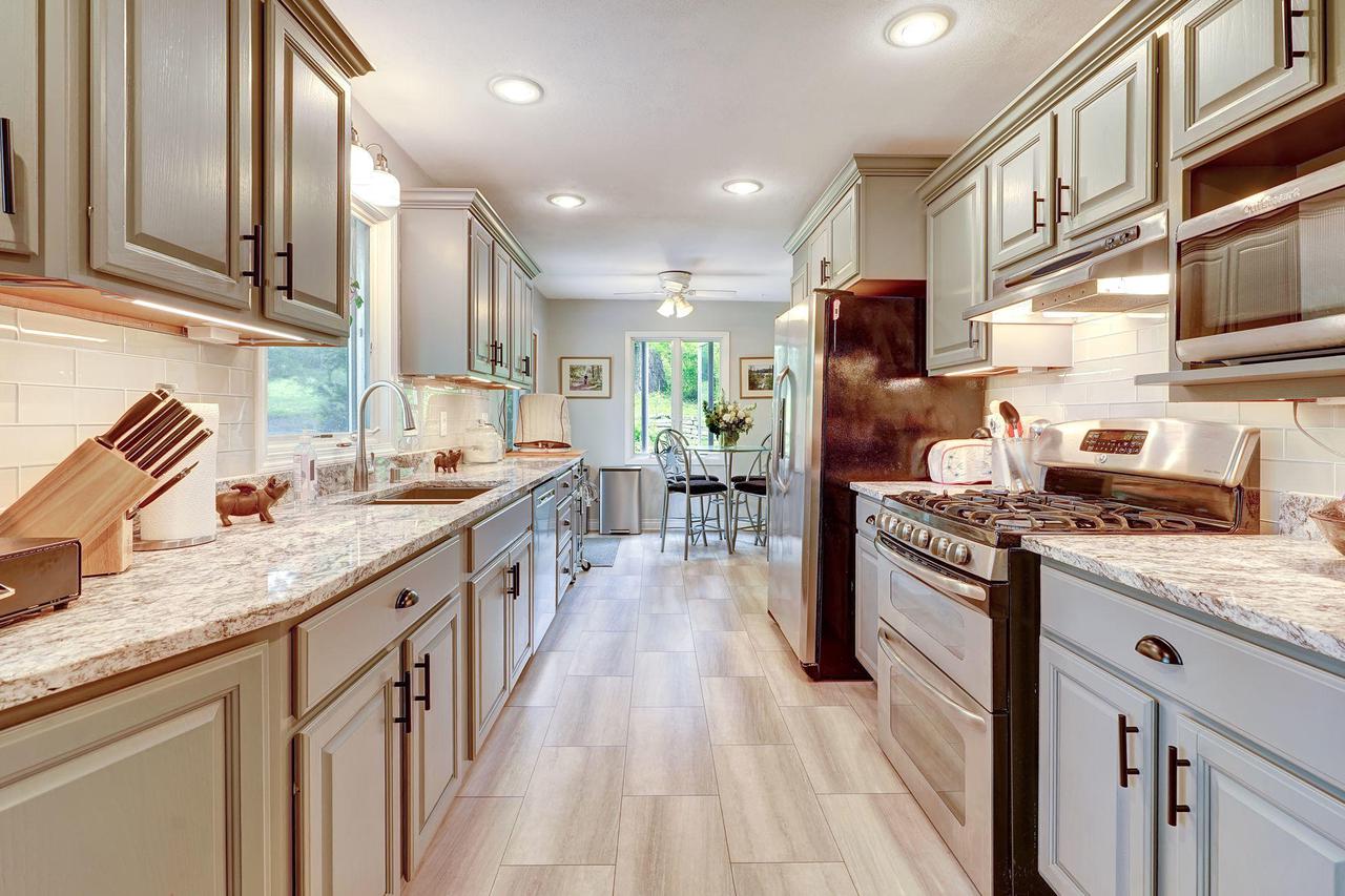 2748 Ridge Dr, East Troy, WI 53120