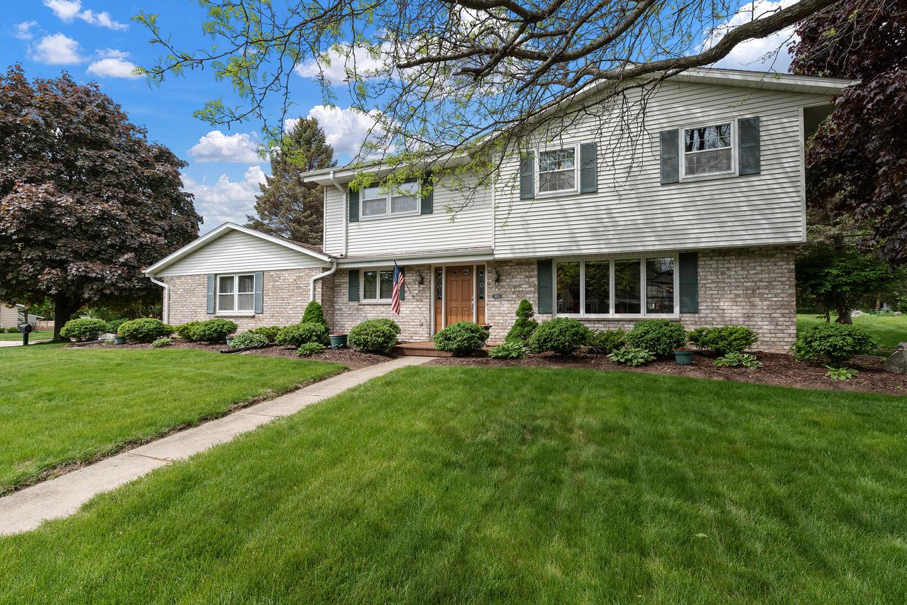 650 S Silverbrook  Dr., West Bend, WI 53095