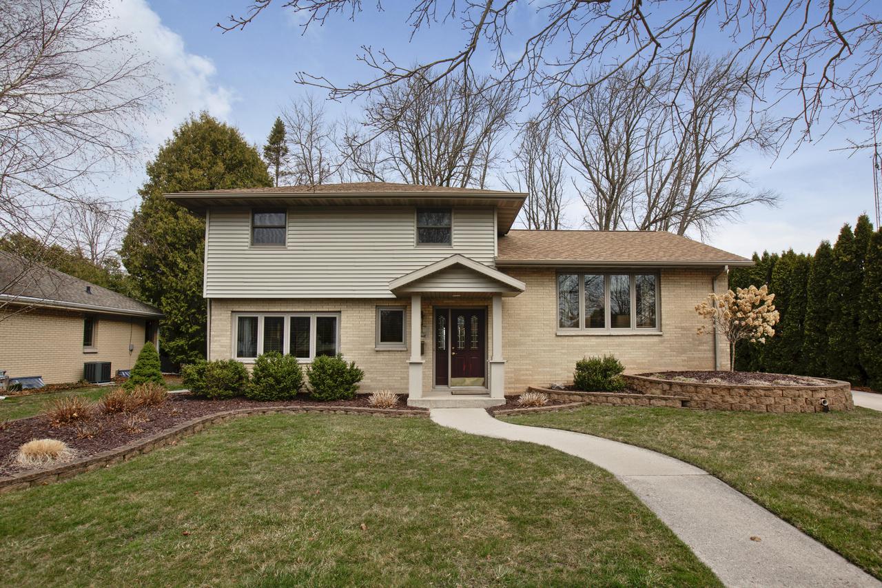 3110 Lindbergh Dr., Manitowoc, WI 54220
