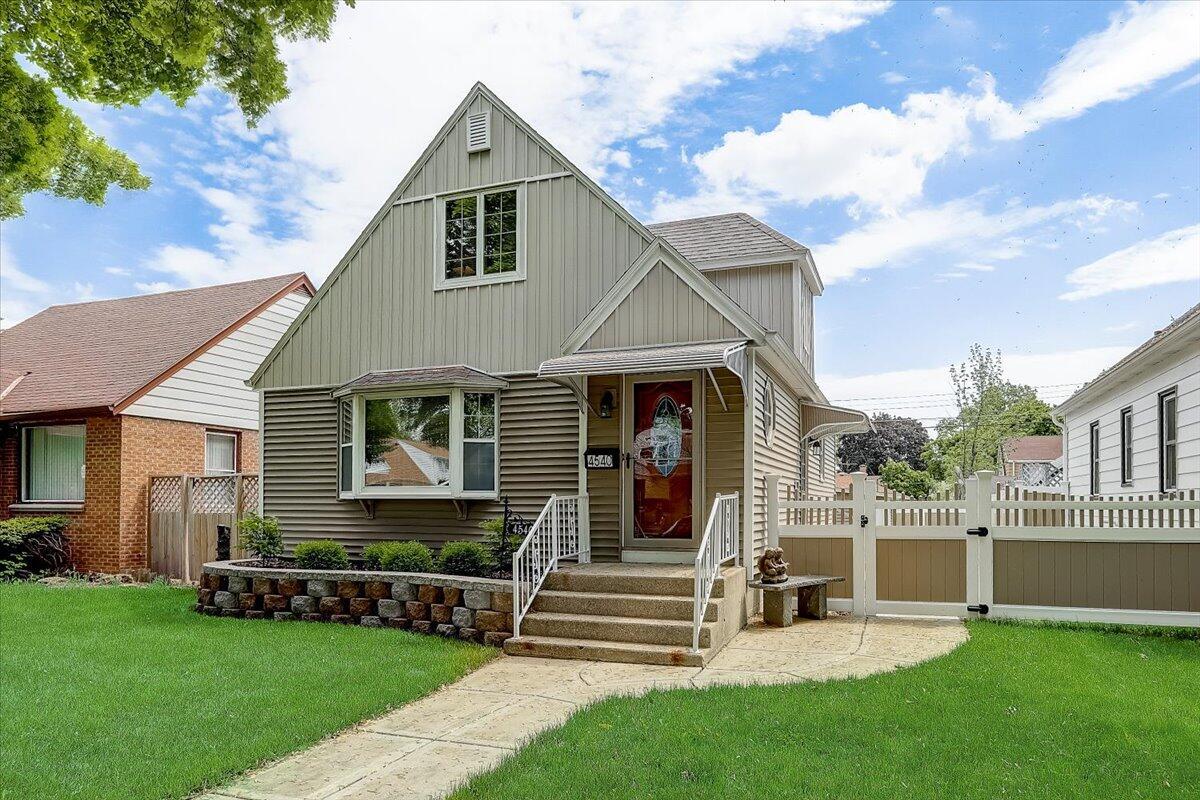 4540 N 68th St., Milwaukee, WI 53218