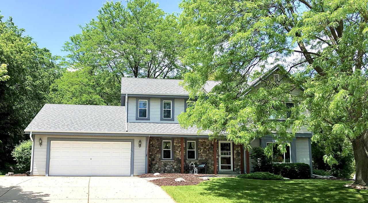 2200 Napa Trl, Waukesha, WI 53188