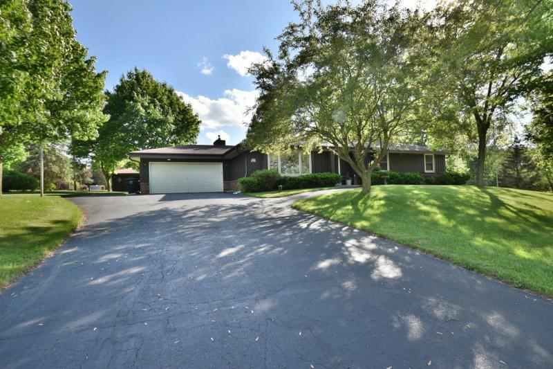 W311S8943 Cherokee Pass, Mukwonago, WI 53149
