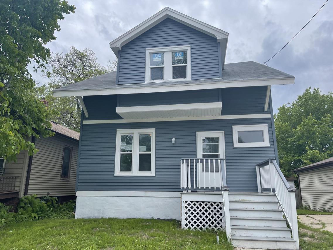 915 Hagerer St, Racine, WI 53402
