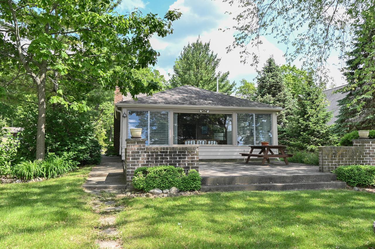 W377S3477 Lake Dr., Ottawa, WI 53188