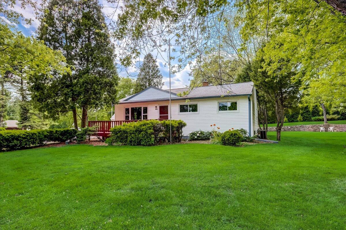 5445 S Williams Cir., New Berlin, WI 53146