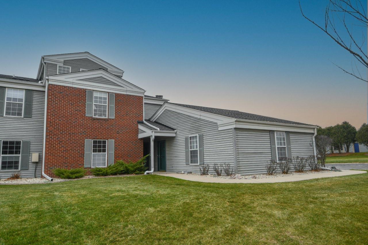 N17W26860 Milkweed Ln #F, Pewaukee, WI 53072