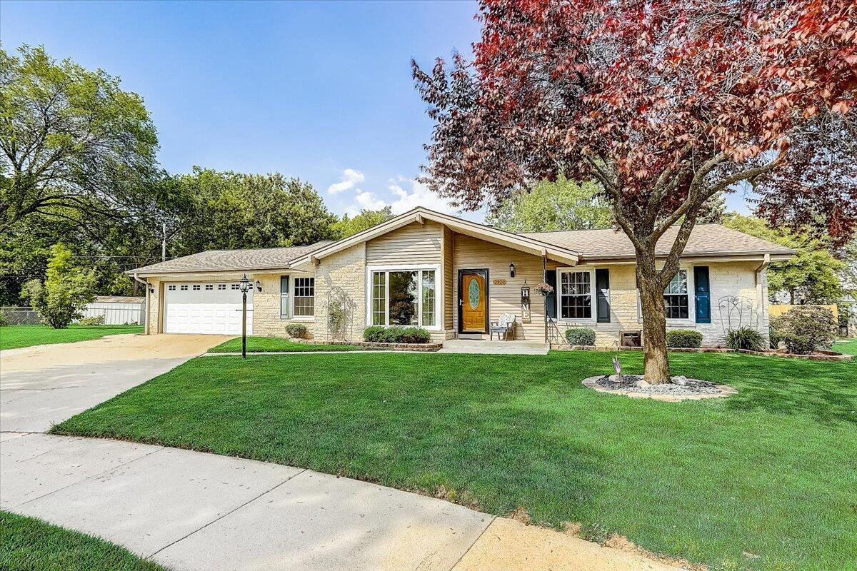 2920 W Wanda Ave., Milwaukee, WI 53221