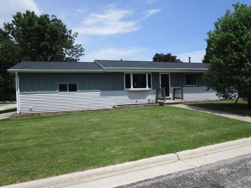 112 Westcourt, Saint Nazianz, WI 53042