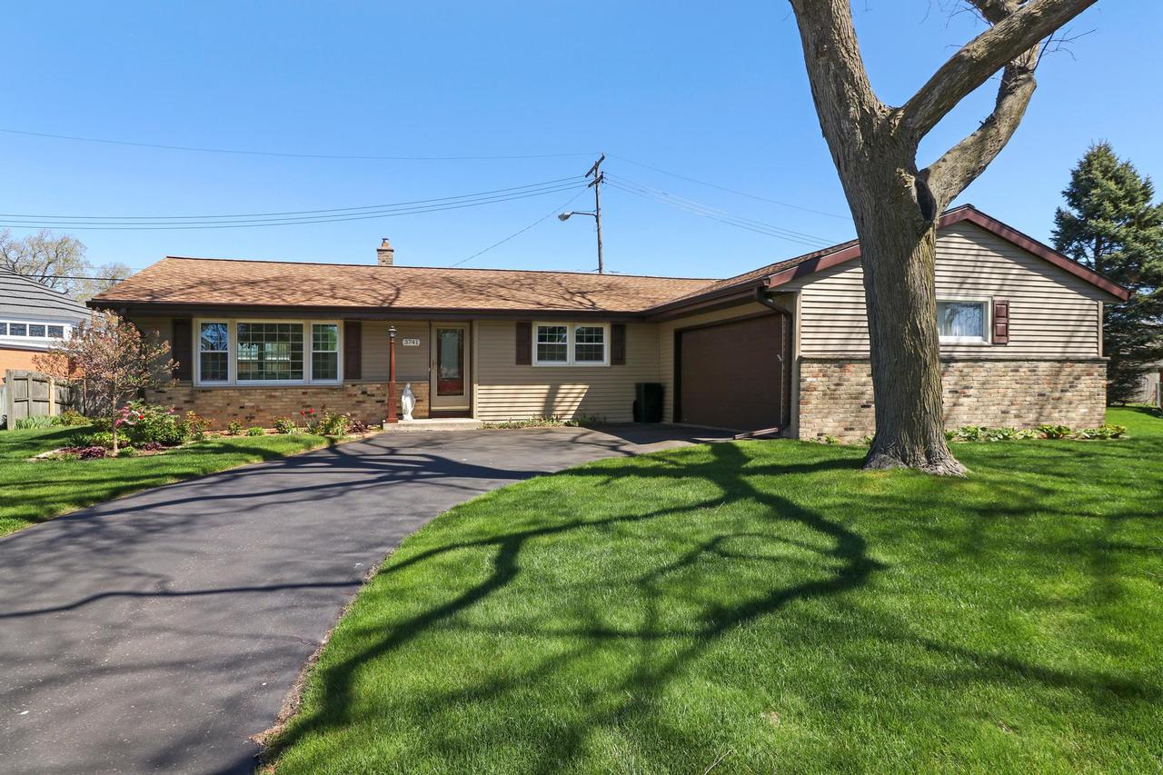 3741 N Wisconsin St., Racine, WI 53402