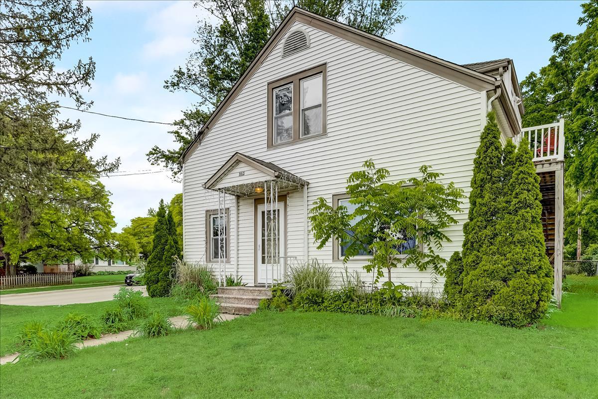 902 Harding Ave., Waukesha, WI 53186