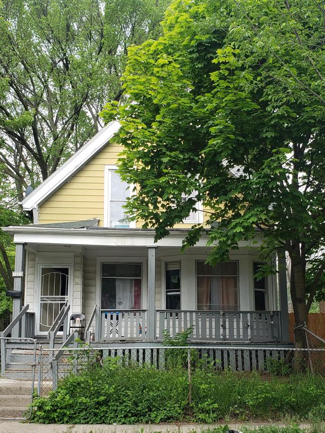3221 N Palmer St, Milwaukee, WI 53212