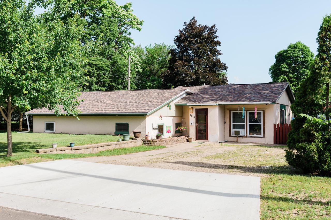 1619 Hayes St., La Crosse, WI 54603