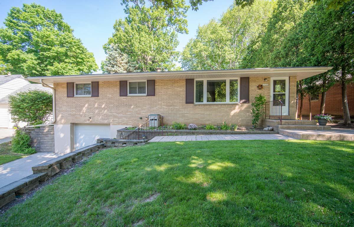 11646 W Martha Dr., Wauwatosa, WI 53226