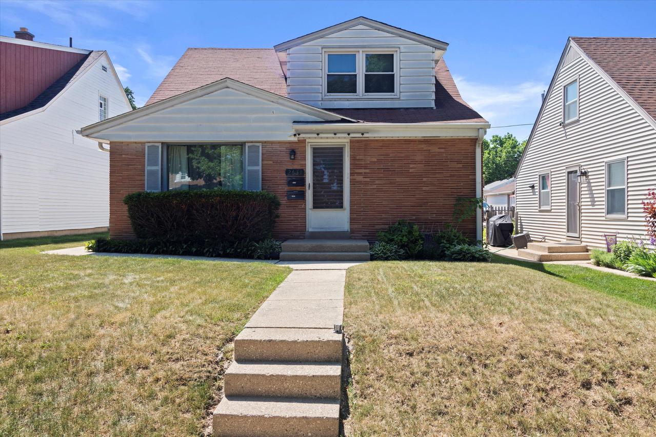 2631 S 71st St A, Milwaukee, WI 53219