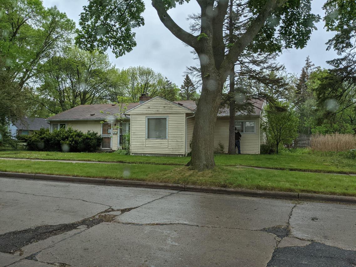 5501 W Sheridan Ave, Milwaukee, WI 53218
