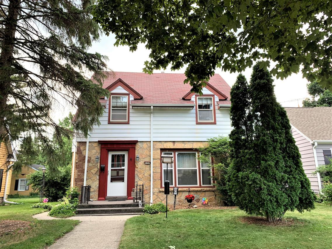 144 W Wabash Ave., Waukesha, WI 53186