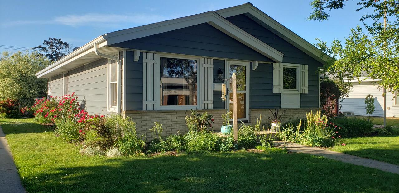 9728 W Eden Pl., Milwaukee, WI 53228