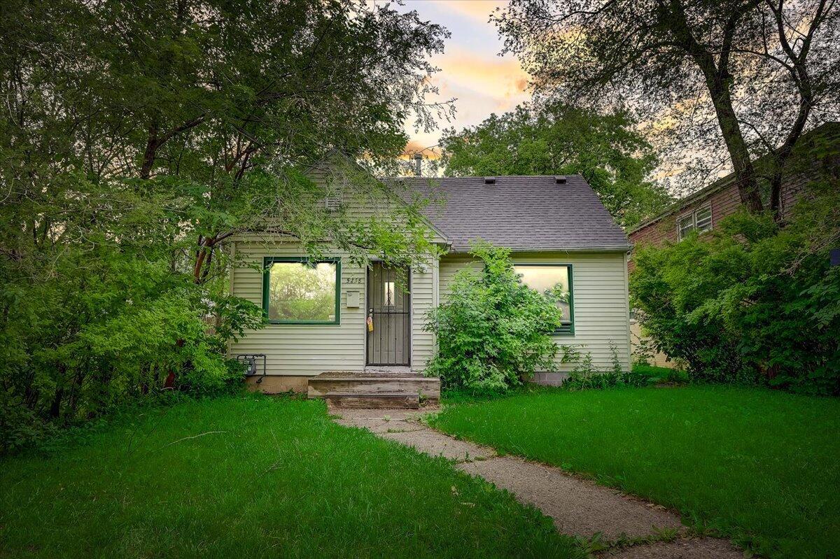 5238 N 49th St, Milwaukee, WI 53218
