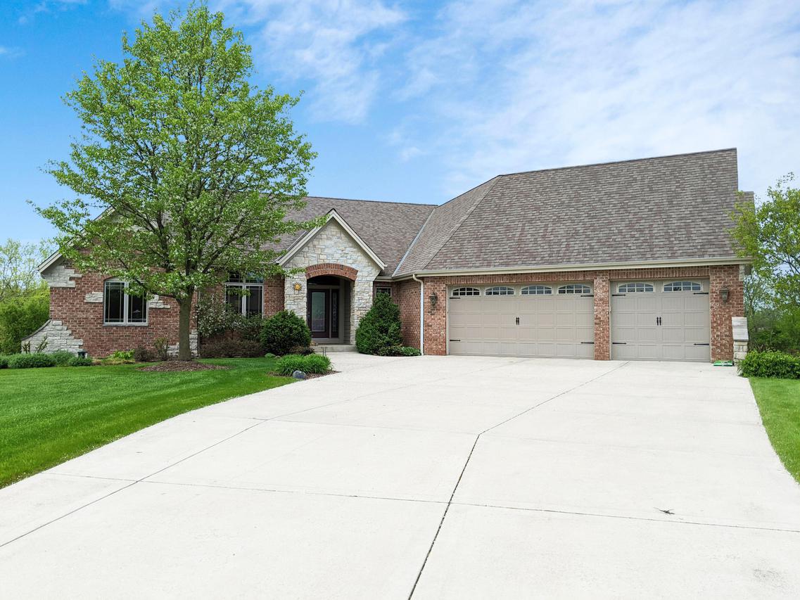 W226S6577 Garrett Dr., Vernon, WI 53189