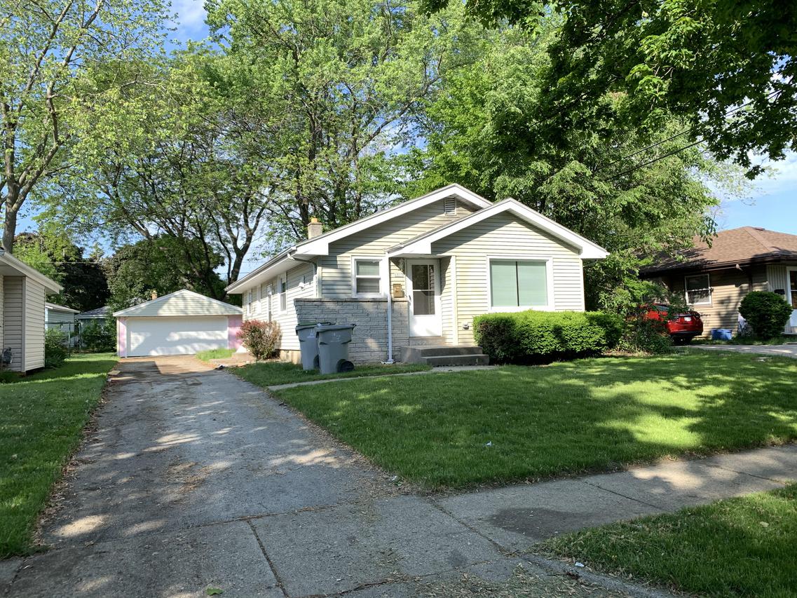 6917 N Darien St., Milwaukee, WI 53209