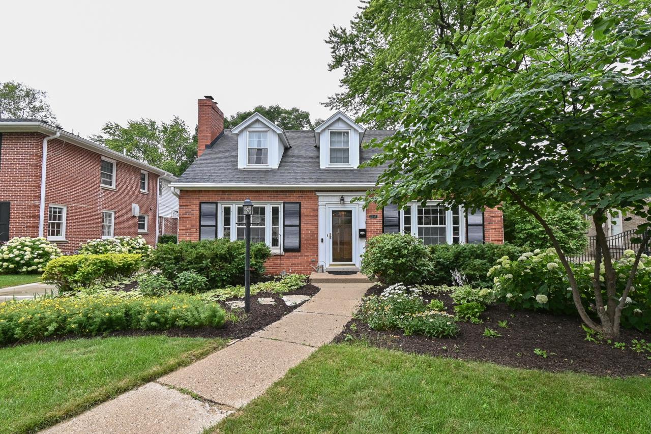 2347 N Pasadena Blvd., Wauwatosa, WI 53226