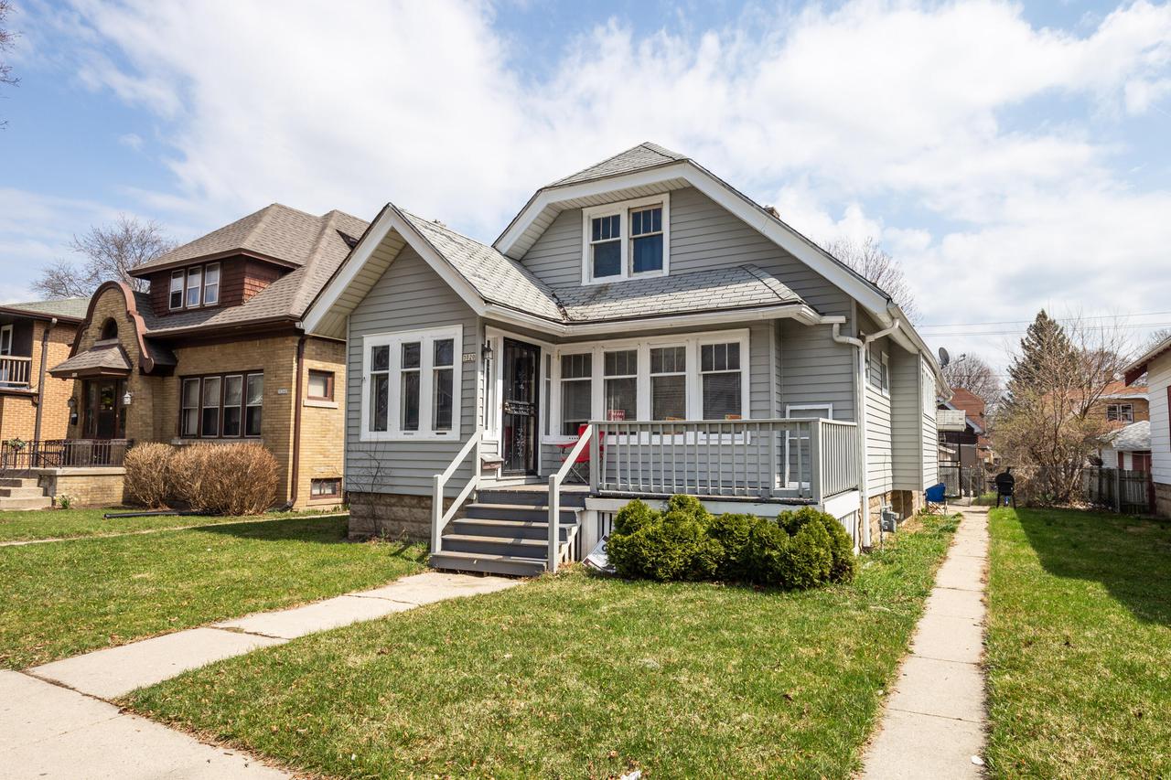 3020 N 47th St, Milwaukee, WI 53210