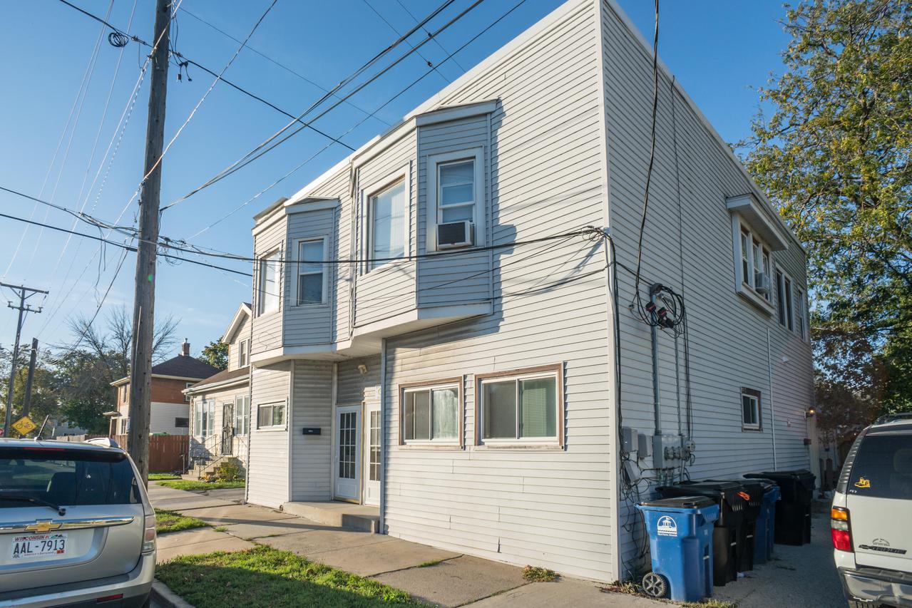 3010 17th St, Racine, WI 53405