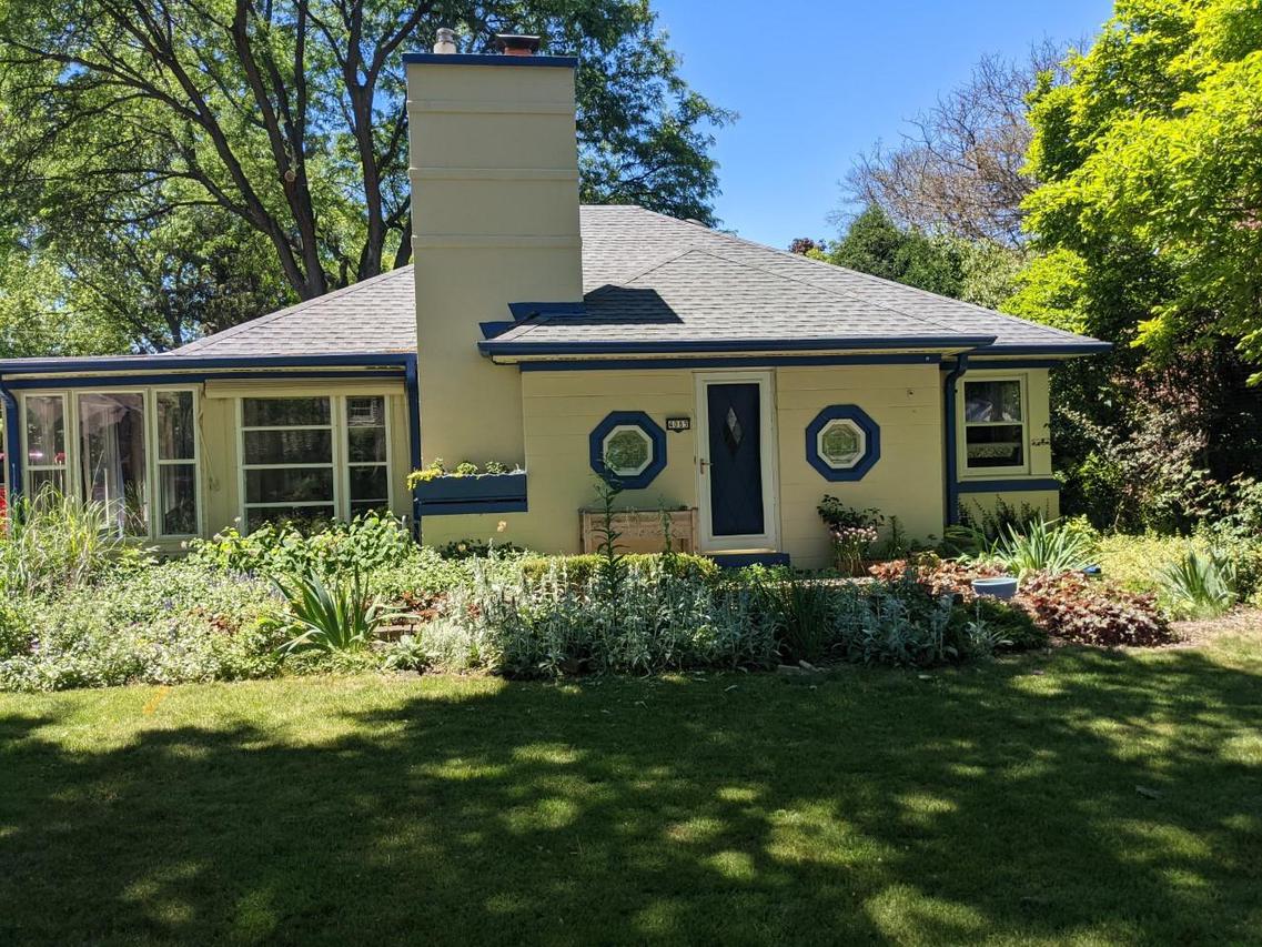 4085 N 110th St., Wauwatosa, WI 53222
