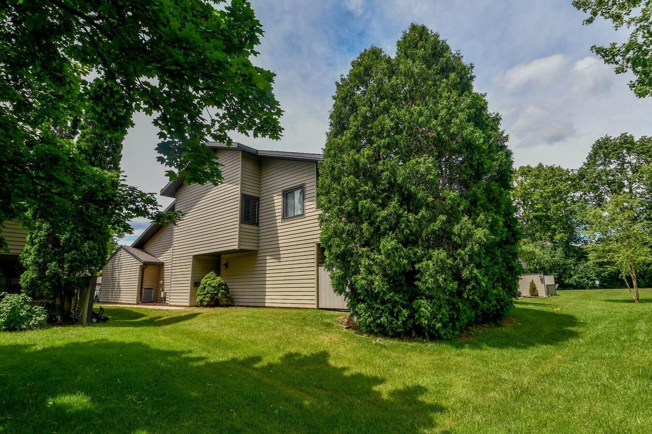 9171 N 70th St, Milwaukee, WI 53223