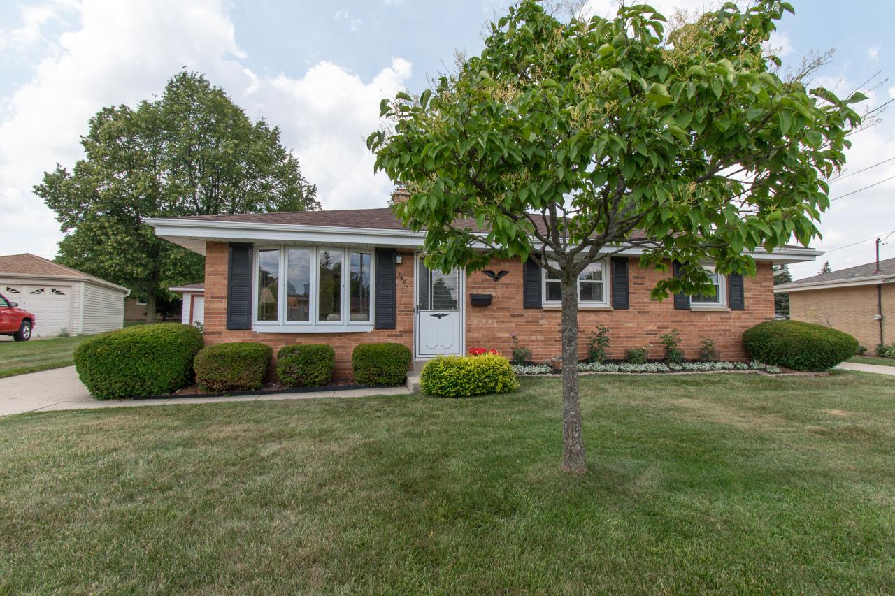 3687 S 69th St, Milwaukee, WI 53220