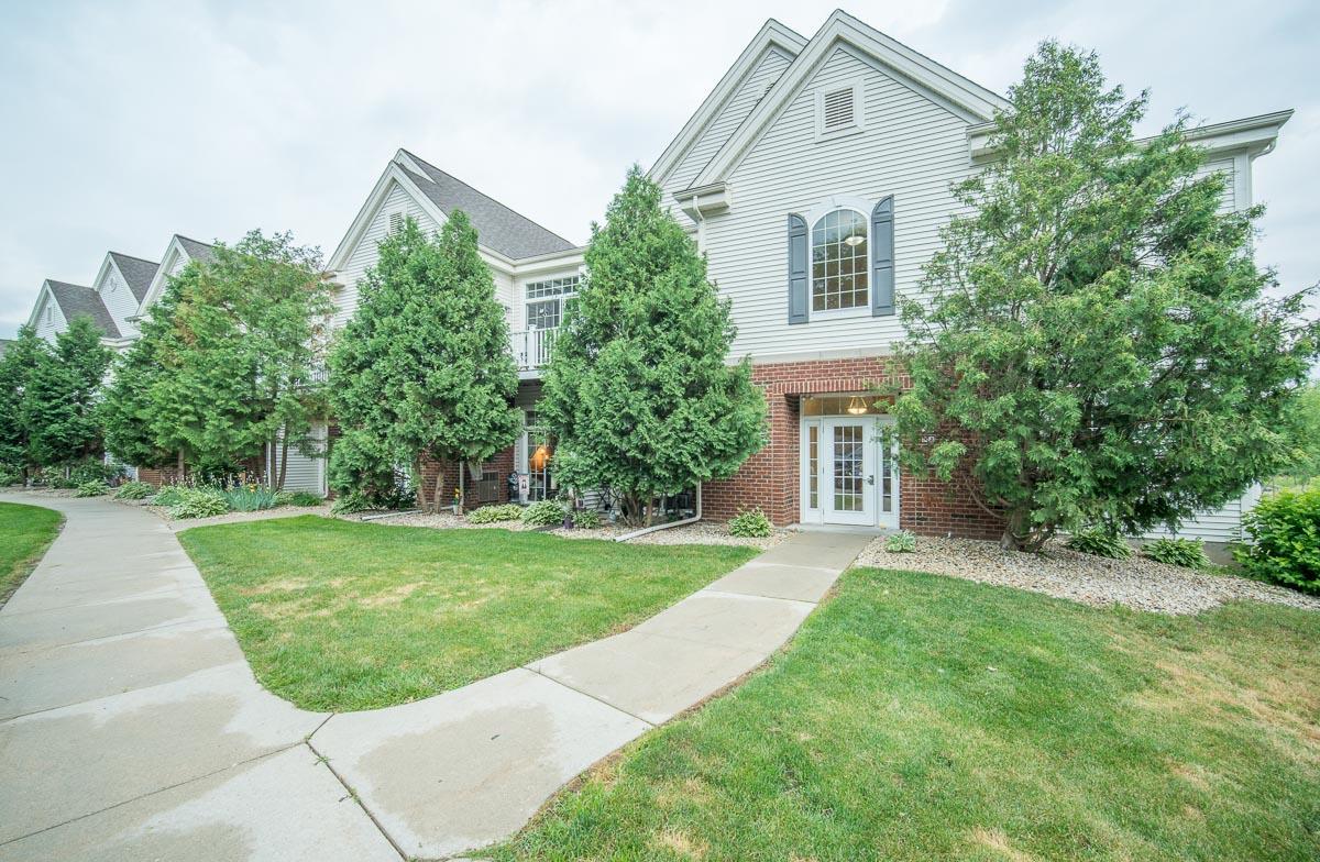 2030 Rainbow Lake #325, West Bend, WI 53090