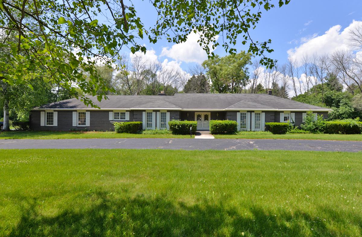 9265 N Spruce Rd, River Hills, WI 53217