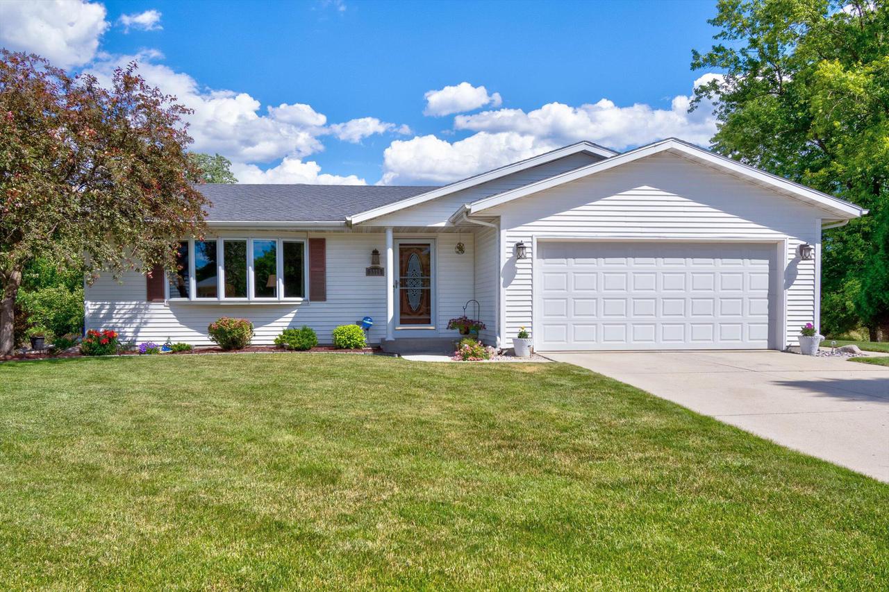 3325 Pinewood Dr., Sheboygan, WI 53083