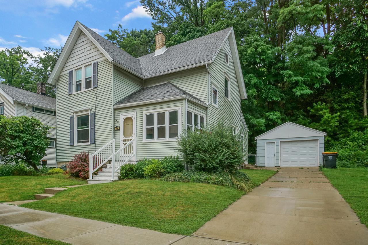 7434 Blanchard St., Wauwatosa, WI 53213