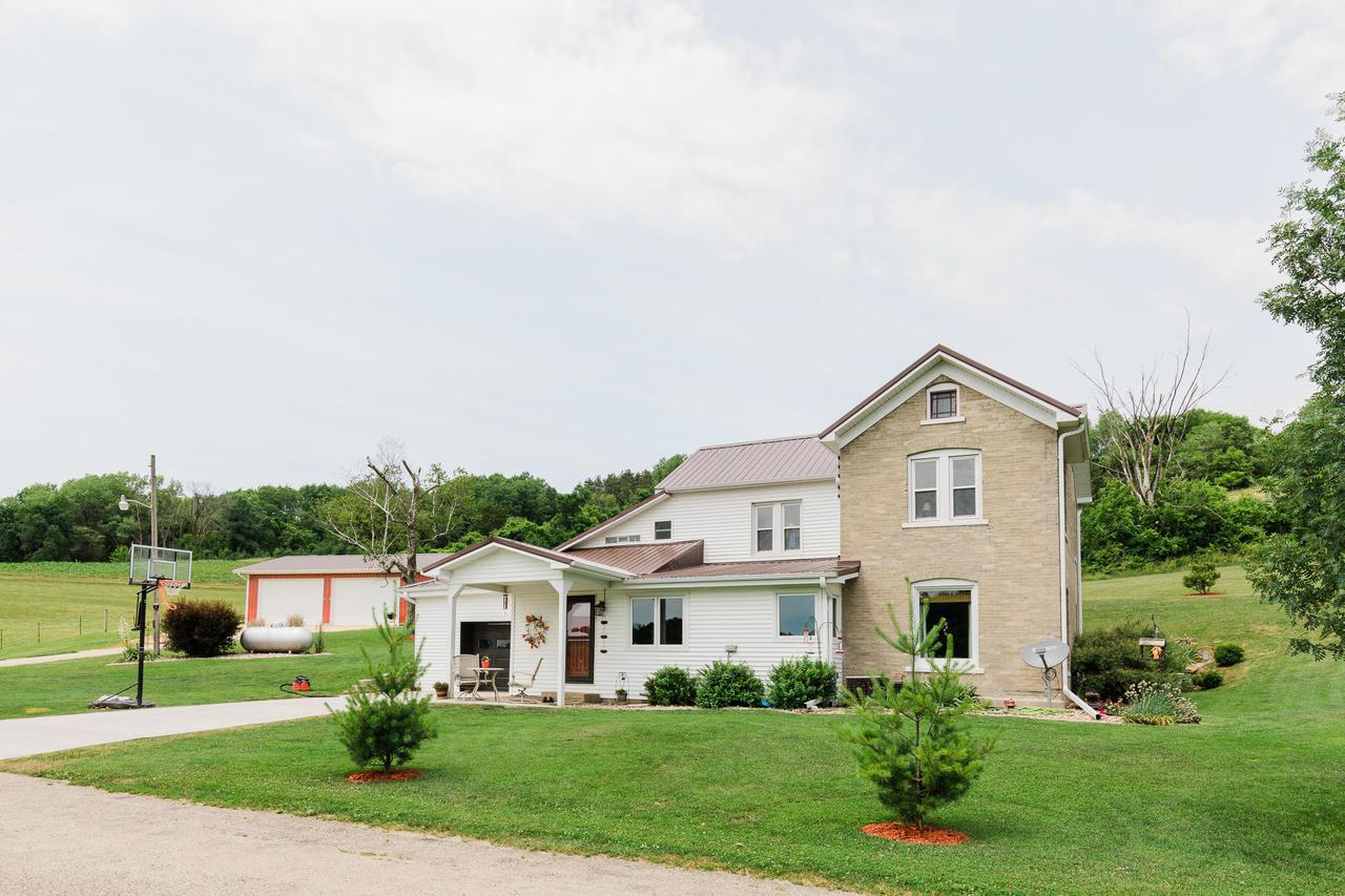 W2940 Russlan Coulee Rd., Barre, WI 54601