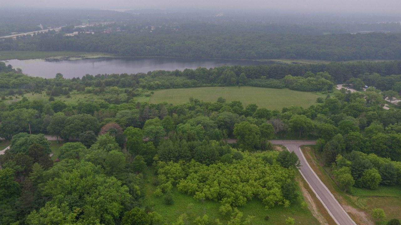 4944 White Pines, Chenequa, WI 53058