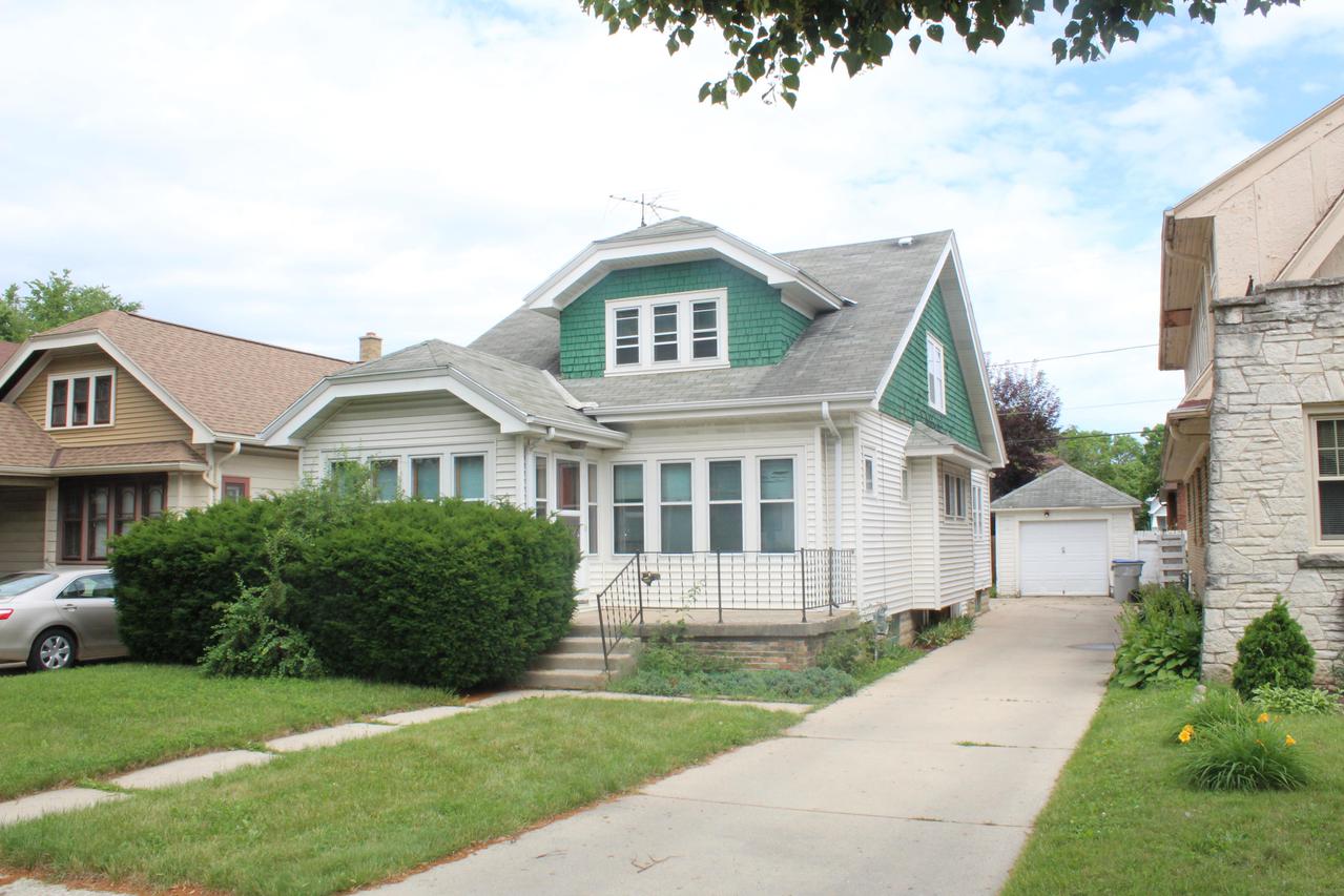 3014 N 56th St, Milwaukee, WI 53210