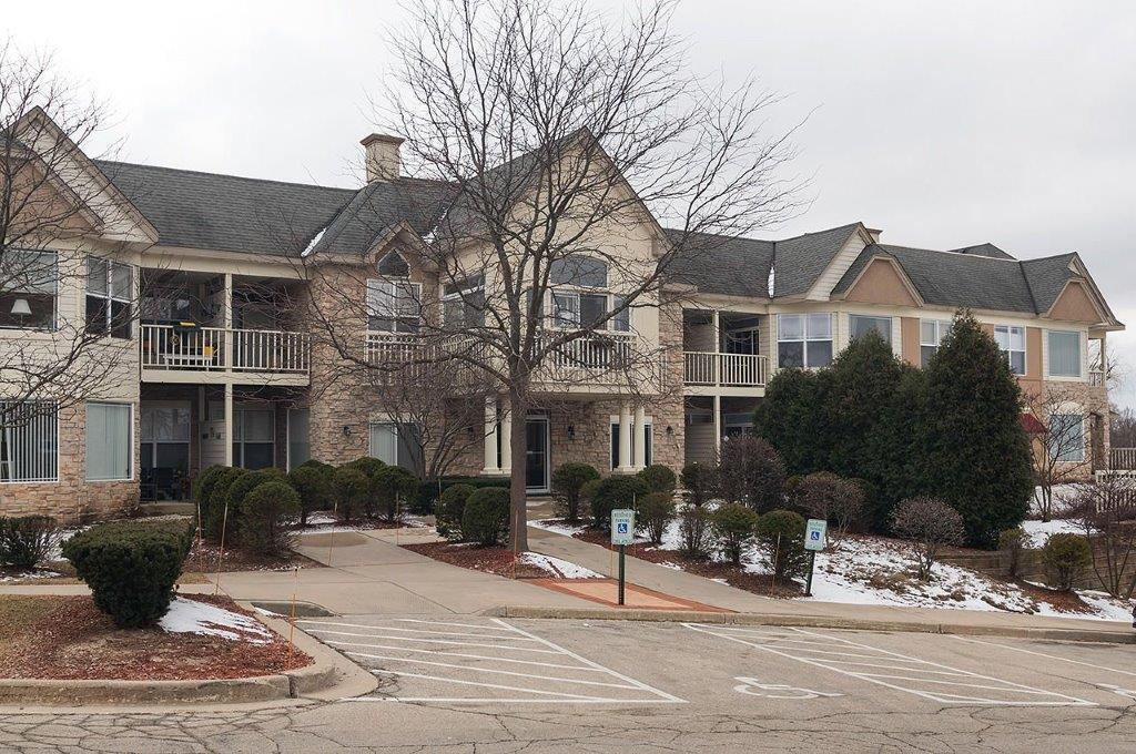 7045 S Riverwood Blvd. #103, Franklin, WI 53132